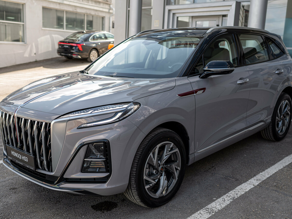 Открыть фотографии: Hongqi HS3