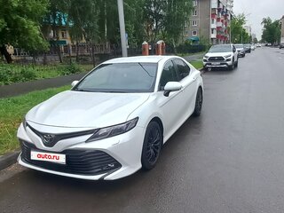 2020 Toyota Camry VIII (XV70), белый, 3200000 рублей, вид 3