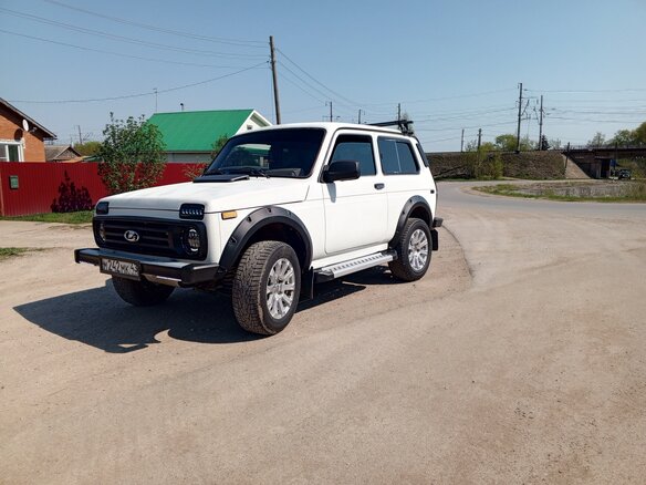 2005 Lada (ВАЗ) 2121 (4x4) I Рестайлинг, белый, 290000 рублей