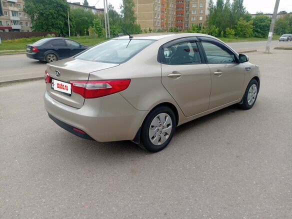 2013 Kia Rio 5-speed III, бежевый, 580000 рублей - вид 8