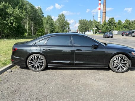 2022 Audi A8 Long 55 TFSI IV (D5) Рестайлинг, чёрный, 4775000 рублей, вид 4