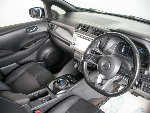 2018 Nissan Leaf II (ZE1), чёрный, 1699000 рублей - вид 7