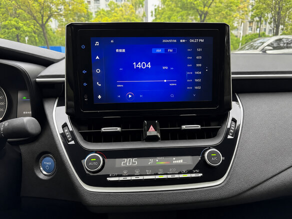 2022 Toyota Corolla Sporty XII (E210) Рестайлинг, белый - вид 22