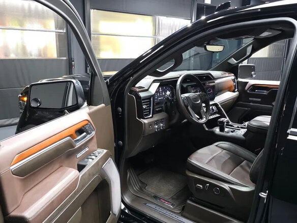 2023 GMC Sierra Double Cab IV Рестайлинг, чёрный, 6470000 рублей - вид 2