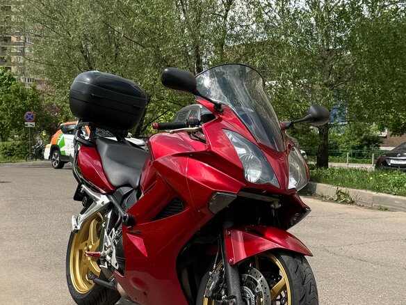 2009 Honda VFR 800, красный