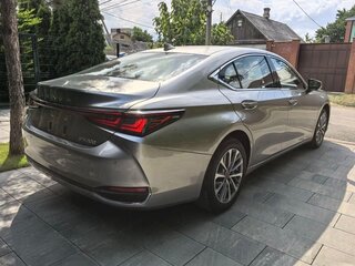 2026 Lexus ES 200 VII Рестайлинг 2, серебристый, 5000000 рублей, вид 4