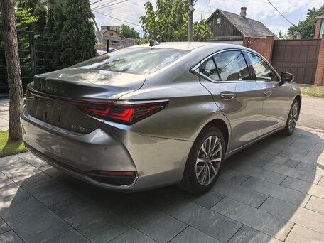 2026 Lexus ES 200 VII Рестайлинг 2, серебристый, 5000000 рублей, вид 4