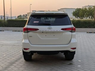 2023 Toyota Fortuner II Рестайлинг, белый, 3666666 рублей, вид 5