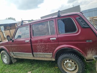 2004 Lada (ВАЗ) 2131 (4x4) I, красный, 400000 рублей, вид 3