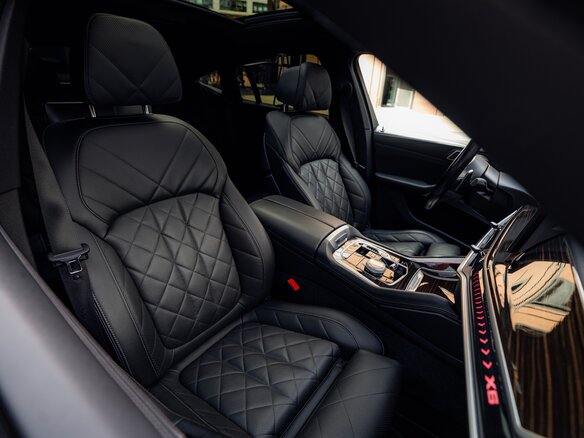 2023 BMW X6 40i III (G06) Рестайлинг, чёрный, 10999000 рублей - вид 27