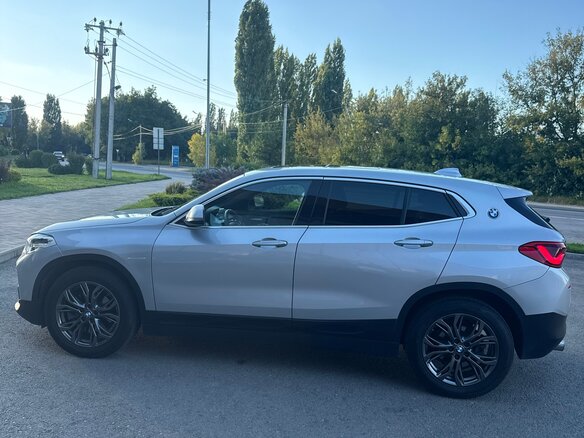 2020 BMW X2 sDrive28i I (F39), серебристый - вид 5