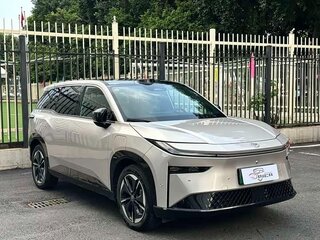 2026 Toyota bZ3X 58.3 kWh, бежевый, 2584000 рублей, вид 3