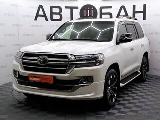 2018 Toyota Land Cruiser 200 Series Рестайлинг 2, белый, 5990000 рублей, вид 1