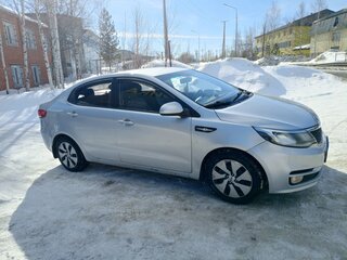 2017 Kia Rio III Рестайлинг, жёлтый, 850000 рублей, вид 2