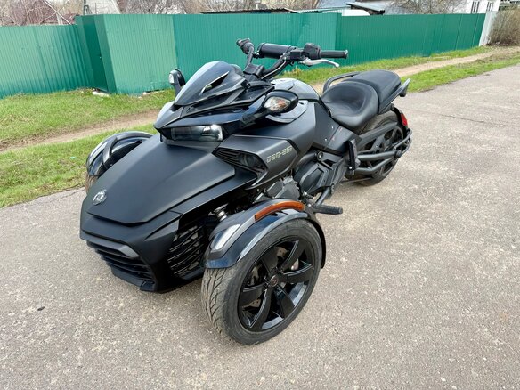 2018 BRP Can-Am Spyder, чёрный, 1550000 рублей