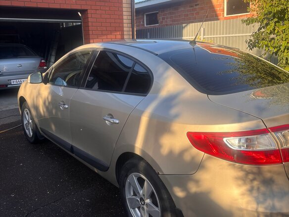 2011 Renault Fluence I, бежевый, 550000 рублей - вид 5