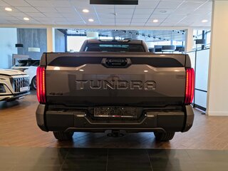 2024 Toyota Tundra CrewMax III, серый, 8350000 рублей, вид 3