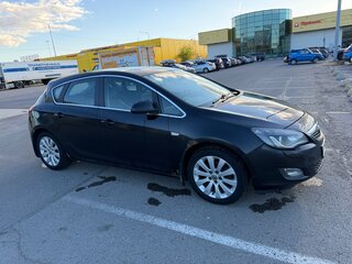 2010 Opel Astra J, чёрный, 610000 рублей, вид 2