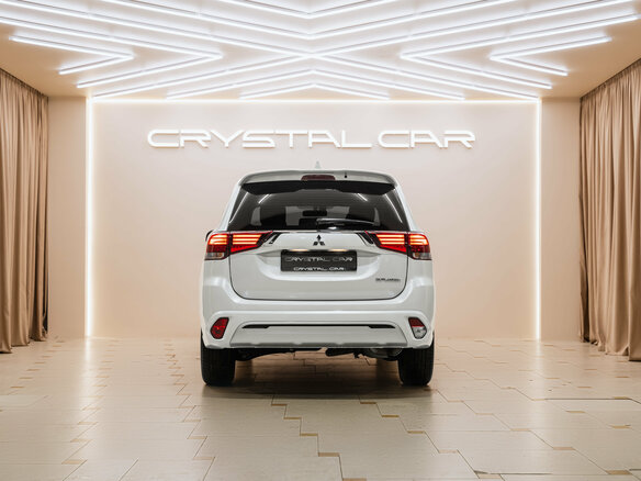 2022 Mitsubishi Outlander III Рестайлинг 3, белый, 2800000 рублей - вид 8