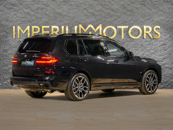 2026 BMW X7 M60i I (G07) Рестайлинг, чёрный, 22290000 рублей - вид 5