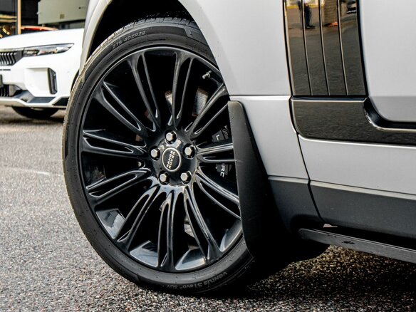 2019 Land Rover Range Rover IV Рестайлинг, серый, 6487000 рублей - вид 10