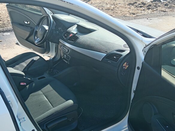 2010 Renault Fluence I, белый, 700000 рублей - вид 13