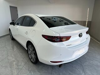 2023 Mazda 3 Axela IV (BP), белый, 2250000 рублей, вид 4