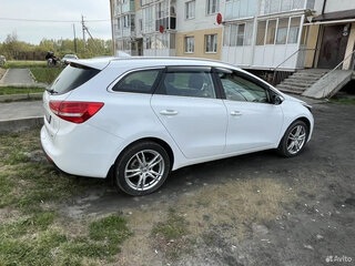 2017 Kia Ceed II Рестайлинг, белый, 1569000 рублей, вид 2