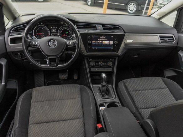 2019 Volkswagen Touran II, серый, 1819000 рублей - вид 5