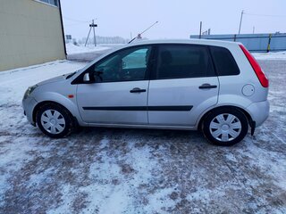 2006 Ford Fiesta Mk5, серебристый, 390000 рублей, вид 4