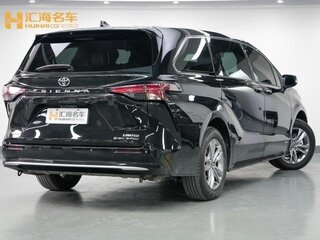 2024 Toyota Sienna IV, чёрный, 7100000 рублей, вид 5