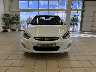 2014 Hyundai Solaris I, белый, 950000 рублей, вид 3
