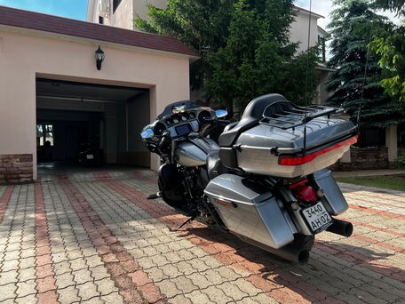 2019 Harley-Davidson CVO Limited, серебристый, 3300000 рублей, вид 4