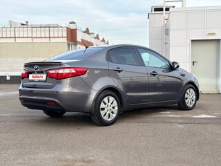 2014 Kia Rio 6-speed III, серый, 939000 рублей, вид 4
