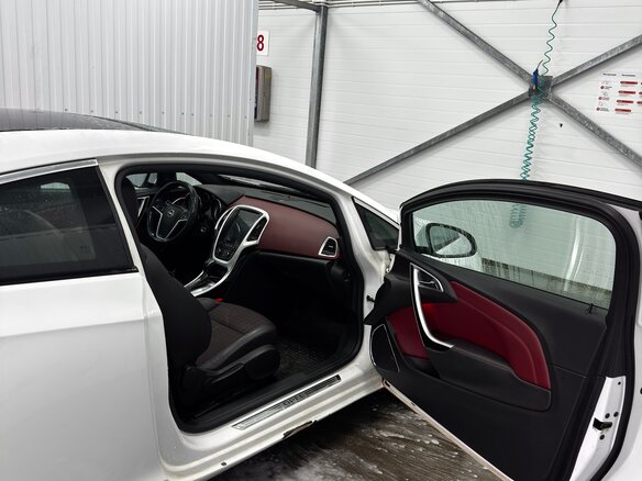 2013 Opel Astra GTC J Рестайлинг, белый, 800000 рублей - вид 8