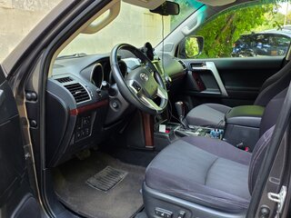 2016 Toyota Land Cruiser Prado 150 Series Рестайлинг 1, серый, 3900000 рублей, вид 4