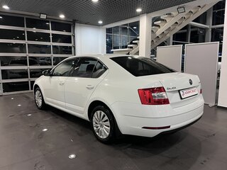 2019 Skoda Octavia III (A7) Рестайлинг, белый, 1580000 рублей, вид 5