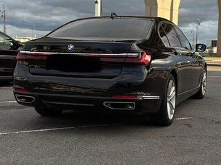 2019 BMW 7 серии Long 730Ld xDrive VI (G11/G12) Рестайлинг, чёрный, 3900000 рублей, вид 3
