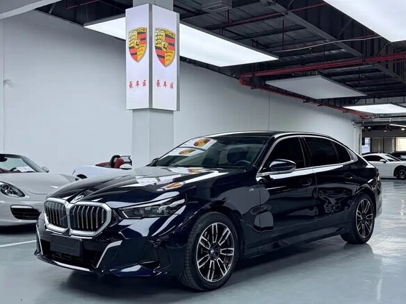 2024 BMW 5 серии Long 525Li VIII (G60/G61/G68), чёрный, 4084000 рублей