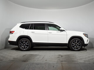 2021 Volkswagen Atlas I Рестайлинг, белый, 3407866 рублей, вид 4