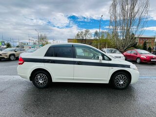 2010 Nissan Tiida Latio I, белый, 659000 рублей, вид 5