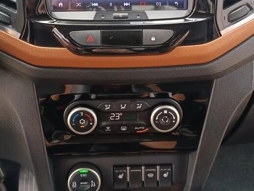 2020 Lada (ВАЗ) XRAY Cross I, оранжевый, 1250000 рублей - вид 8