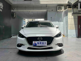 2018 Mazda Axela III Рестайлинг, белый, 896000 рублей, вид 3