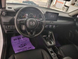 2023 Honda Vezel II, белый, 1750000 рублей, вид 5