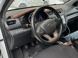 2011 Kia Rio III, белый, 610000 рублей, вид 5