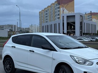 2011 Hyundai Solaris I, белый, 600000 рублей, вид 2
