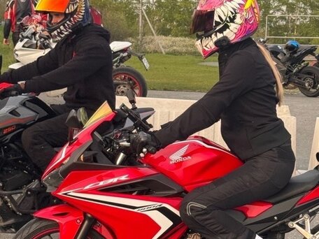 2020 Honda CBR 400R, красный, 599999 рублей, вид 4
