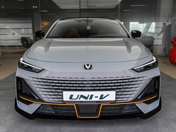 2024 Changan UNI-V I, серый, 3259900 рублей - вид 15