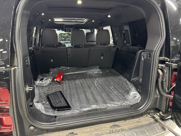 2025 Land Rover Defender 110 II, серый, 10200060 рублей - вид 17