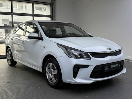 2018 Kia Rio IV, белый, 1109000 рублей, вид 3